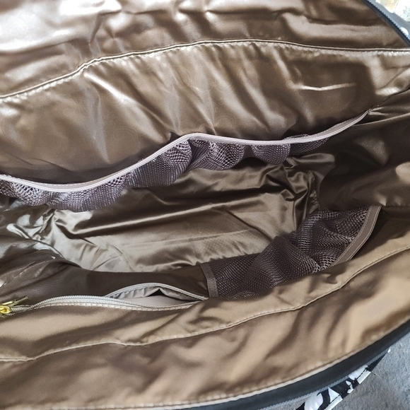 Jujube Be Classy Floral Polka Dot Diaper Bag - Picture 11 of 11